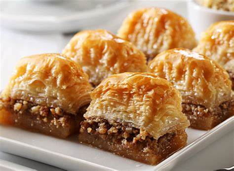 TURKISH BAKLAVA :: GULLUOGLU CEVIZLI BAKLAVA / BAKLAVA WITH WALNUT - 1 ...