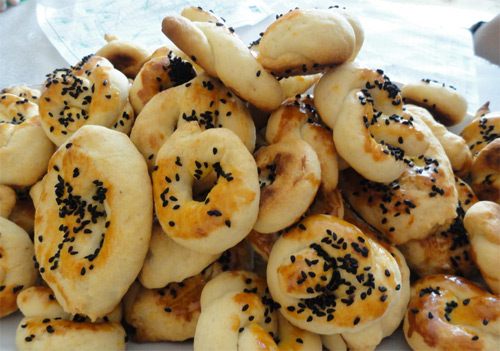 Corek-Otlu-Tuzlu-Kurabiye-Tarifi El Yapimi Tuzlu Kurabiyeler / Hand Made Turkish Salted Cookies - Image 1