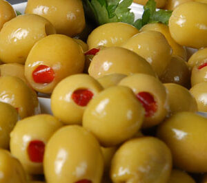Yesil Biberli Zeytin - Dokme / Green Olives W/Red Pepper- Bulk