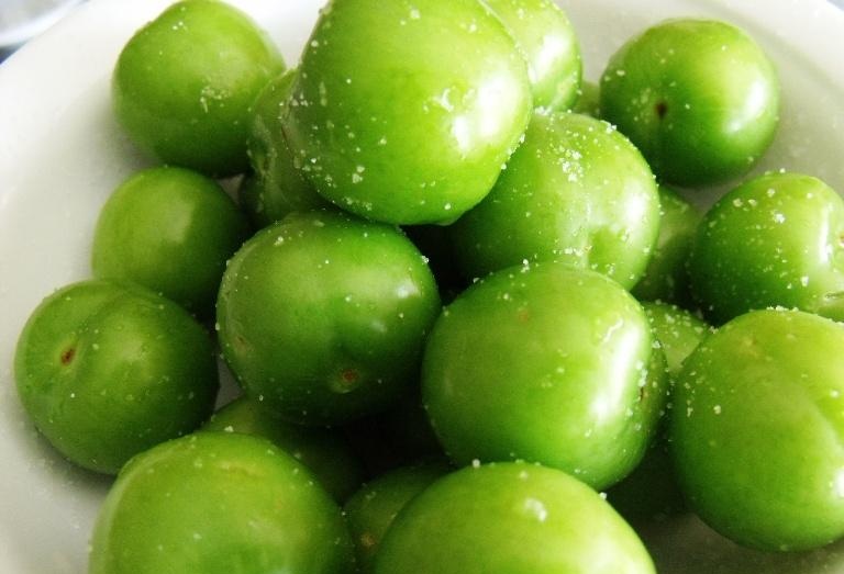 can-erik Yesil Erik - Sour Green Plum - 2 LB Pack - Image 1