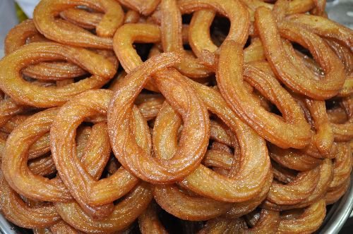 yeni-damak-tadi-halka-tatlisi-oldu-1042081-02 Halka Tatli ( Balli Balli ) / Turkish Fried Ring Dessert - Image 1